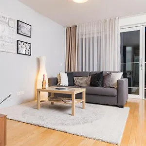 Kaiser Loft By Ichbucheat Wien